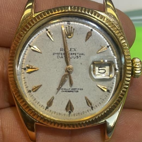Gold Rolex Datejust - Picture 4 of 9